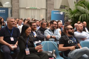 SEOZoom Day 2025 a Napoli: sorrisi in platea