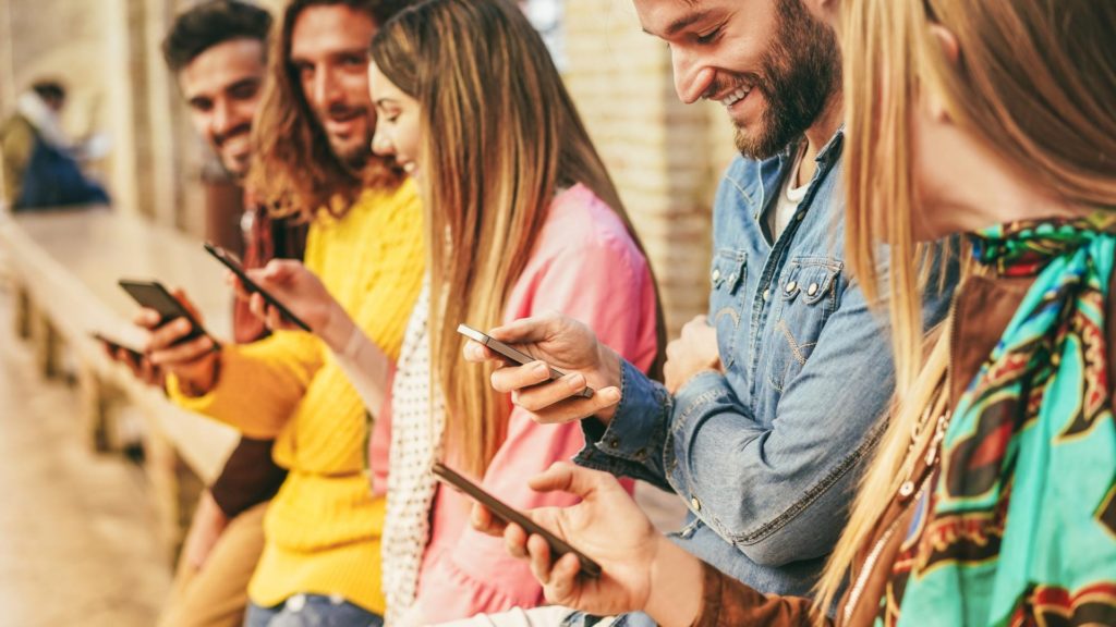 Social e ricerca 2025: come farti trovare ovunque